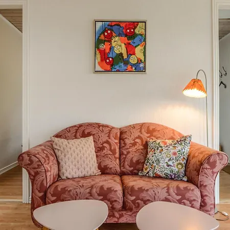 Stunning In With 2 Bedrooms And Wifi Holiday home *